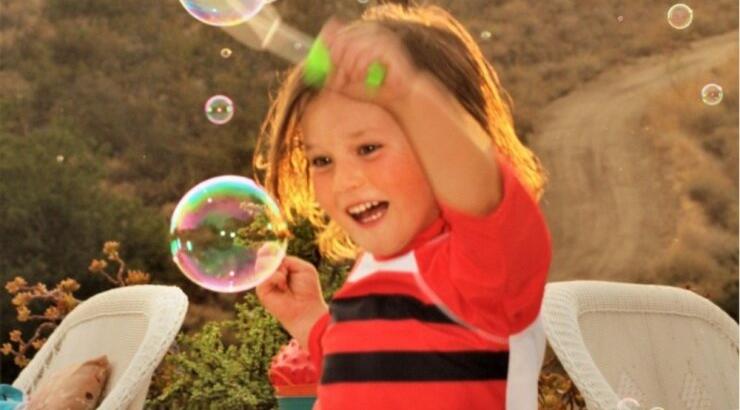 Πως τα παιδιά γίνονται πιο χαρούμενα και ισορροπημένα μέσω του διαλογισμού