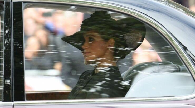 Τα δάκρυα της Meghan Markle στην κηδεία της Βασίλισσας Ελισάβετ που σχολιάστηκαν 