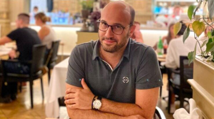 Χρήστος Μιχάλαρος: Η περιπέτεια που έζησε σε πρόσφατο ταξίδι του - "Με άφησε χωρίς ρούχα" [εικόνα]