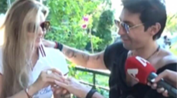 Κωνσταντίνος Εμμανουήλ: Δέχθηκε πρόταση γάμου on camera από τη σύντροφό του [βίντεο]