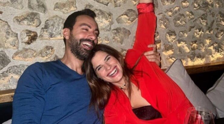 Σάκης Τανιμανίδης: "Τσάκωσε" την Χριστίνα Μπόμπα σε περίεργη στάση στο δωμάτιο τους [εικόνα]