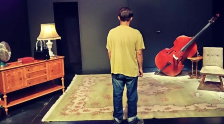 Γνωστός επώνυμος Έλληνας ηθοποιός: "Είναι ντροπή να υπάρχουν τα μπουζούκια" [βίντεο]