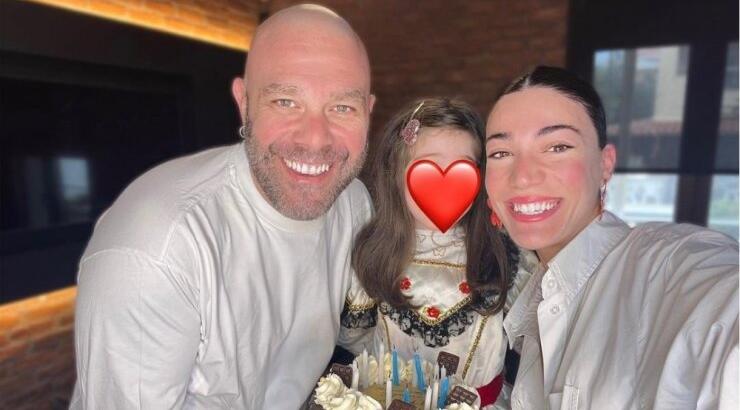 Ήβη Αδάμου: "Ο Μιχάλης είναι χαζομπαμπάς, η κόρη μας τον κάνει ό,τι θέλει" [βίντεο]