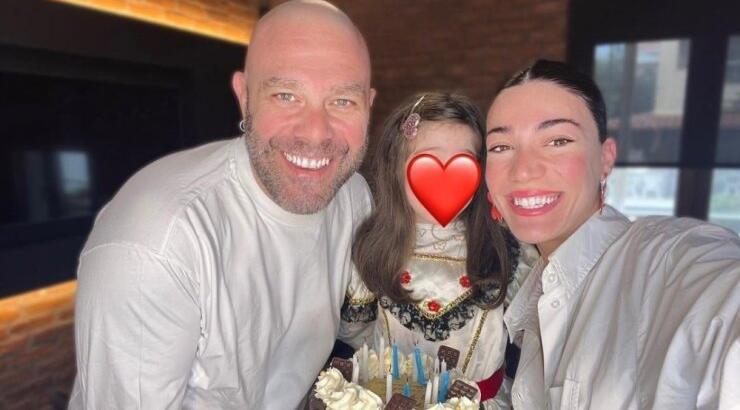 Ήβη Αδάμου: Η πλάκα του Κουϊνέλη στην κόρη τους που κατέληξε να γίνει τραγούδι [βίντεο] 