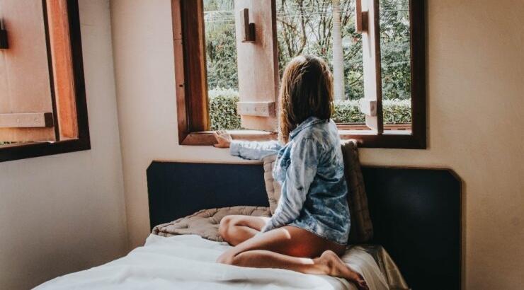 3 πράγματα που δεν πρέπει να κάνεις πριν να κοιμηθείς το καλοκαίρι