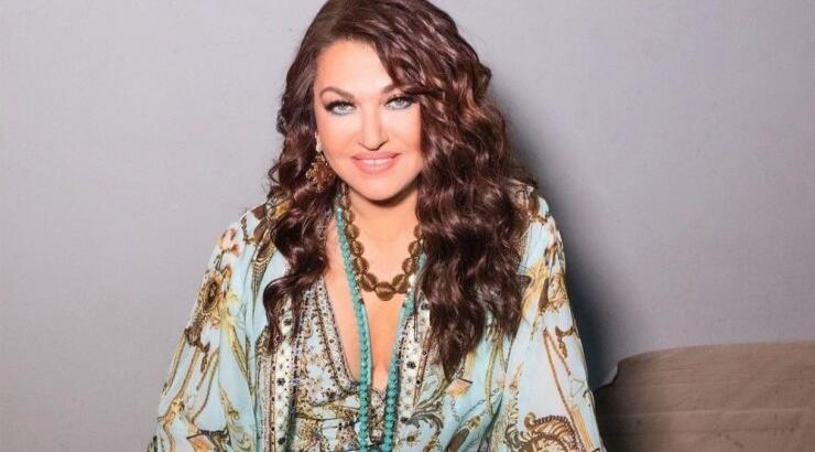 Καίτη Γαρμπή σε  Διονύση Σχοινά - "Πού κοιτάς όμορφε;" [εικόνα]