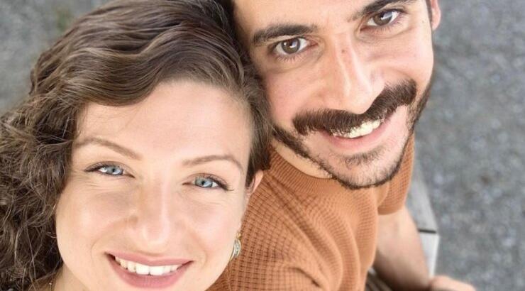 Βασίλης Χαραλάμπους: Φωτογραφίζει την εγκυμονούσα Νίκη Δραγούμη μέσα στην πισίνα [εικόνα]