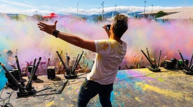 Έλληνας παρουσιαστής δεν έφτιαχνε την τηλεόραση της μητέρας του για να μην μάθει τον χωρισμό του