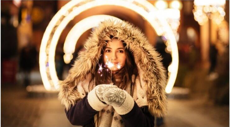 Tα 4 πράγματα που συμβαίνουν στον εγκέφαλο μας όταν ακούμε χριστουγεννιάτικα τραγούδια