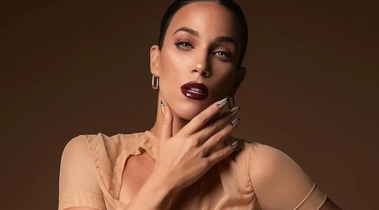 Κατερίνα Στικούδη: "Γεννάω από στιγμή σε στιγμή"