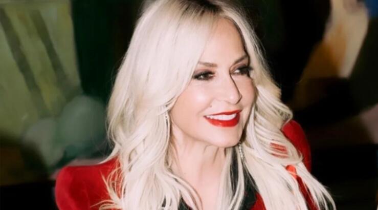 Άννα Βίσση: Ξεκίνησε τα καλοκαιρινά της μπάνια σε απόμερη παραλία [εικόνα]