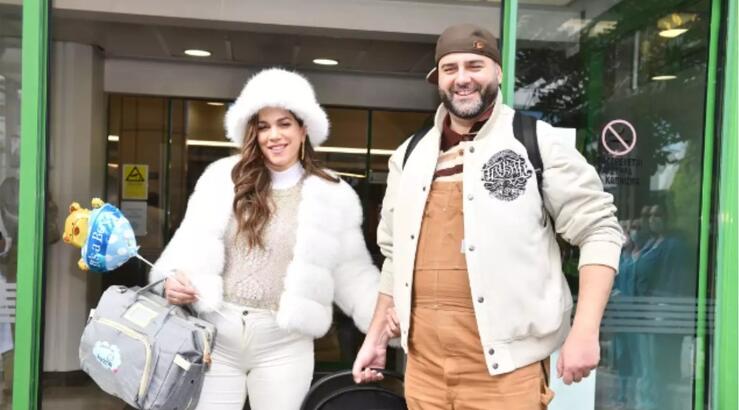 Κατερίνα Στικούδη: Πήρε εξιτήριο από το μαιευτήριο - Στο σπίτι με τον νεογέννητο γιο της [εικόνες]