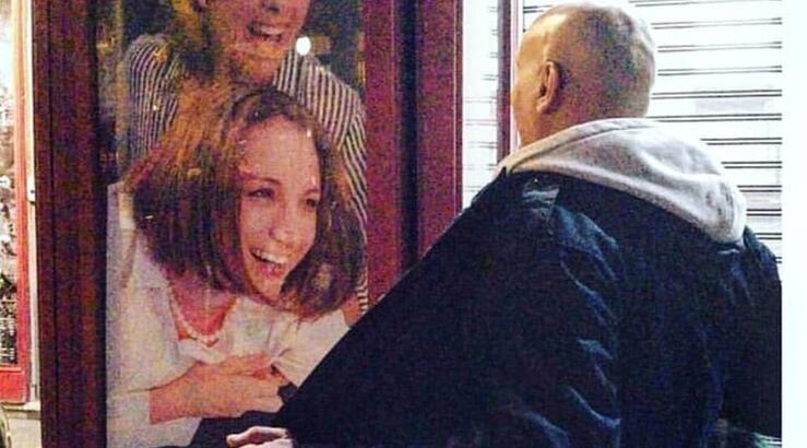 Πρόσωπο της κυπριακής tv σχολιάζει: "Με έδερναν στις σκάλες του σχολείου επειδή ήμουν μαυριδερός"