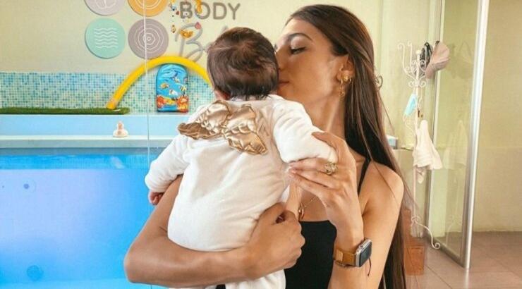 Θέλξια Βαλέρια Φραγκούδη: Αποκαλύπτει αν νοσεί και η κόρη της από κορωνοϊό [εικόνα]