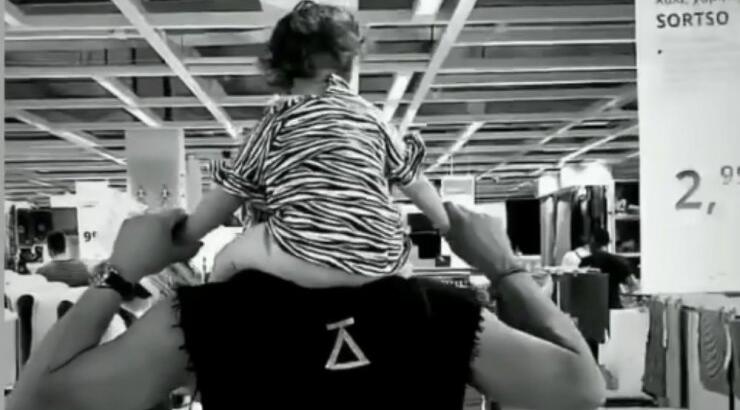 Σάββας Πούμπουρας: Δείτε πως επέλεξε να ντύσει την κόρη του Κύνθια και το μοιράστηκε μαζί μας [εικόνα]