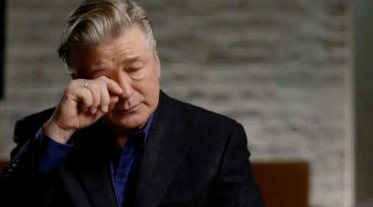 Alec Baldwin: Η τραγική είδηση που τον βρήκε μετά από μήνες από το ατυχές συμβάν του πυροβολισμού