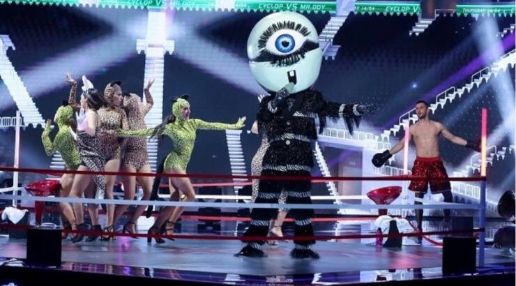 "The Masked Singer": Έμειναν "άφωνοι" οι κριτές με την αποκάλυψη του "Κύκλωπα" [βίντεο]