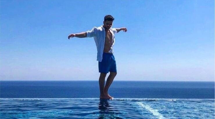 Γνωστός Έλληνας τραγουδιστής ανακοίνωσε πως θα γίνει πατέρας για πρώτη φορά [εικόνα]