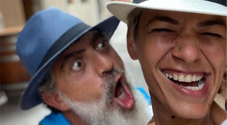 Κούλλης Νικολάου: Το τρυφερό φιλί στη σύζυγό του και το σχόλιό της πως την έχει βασίλισσα [εικόνα]