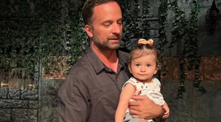 Γιώργος Λιανός: Το νυχτερινό κολύμπι με την κορούλα του σε εξωτική παραλία του Άγιου Δομίνικου [βίντεο]