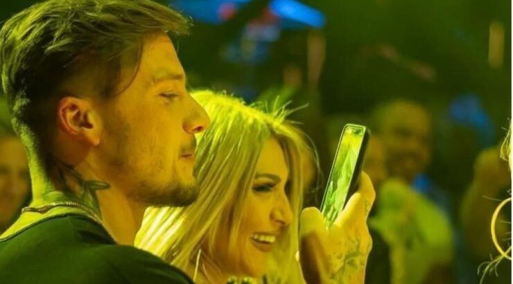 Αγγελική Ηλιάδη: Στην αγκαλιά του συντρόφου της εξομολογείται πόσο ερωτευμένη είναι [εικόνα]