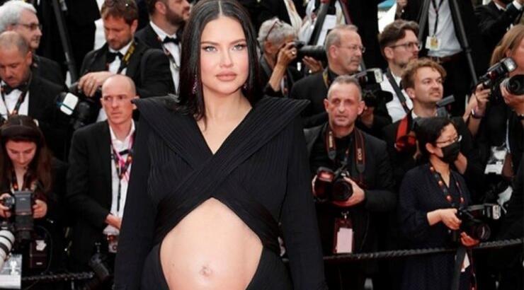 Adriana Lima: Δείχνει τη φουσκωμένη της κοιλίτσα στο red carpet των Καννών 2022