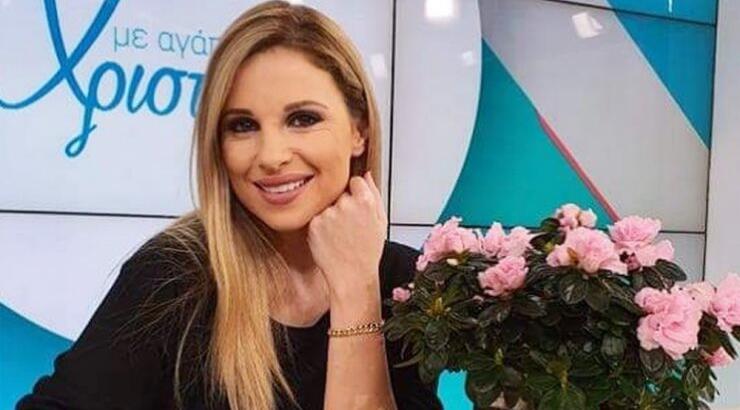 Η Χριστιάνα Αριστοτέλους θα σε πείσει να φορέσεις τις over-the-knee μπότες