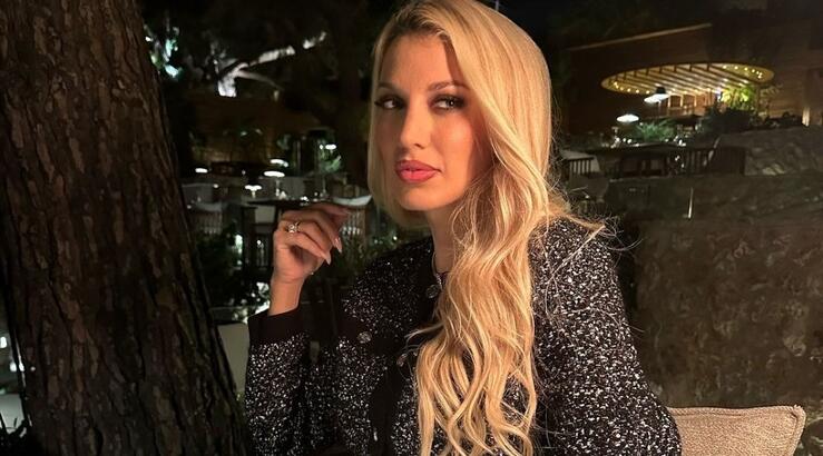 Κωνσταντίνα Σπυροπούλου: Η αγκαλιά και το φιλί στον γιο της για τη γιορτή του [εικόνα]