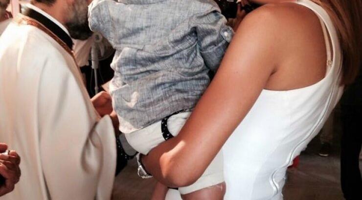 Ποια Κύπρια socialite έγινε για πρώτη φορά νονά;