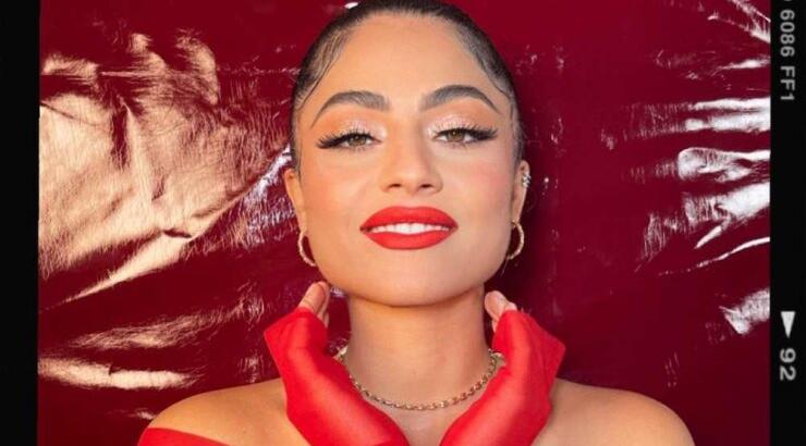 To beauty look της Άντρεας Ιωάννου συνδυάζει δυο τάσεις που θα κυριαρχήσουν την Άνοιξη/Καλοκαίρι 2023