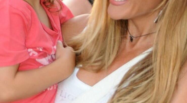 Δέσποινα Βανδή: Εξηγεί γιατί δεν έχει βαφτίσει ακόμα τον 8χρονο γιο της