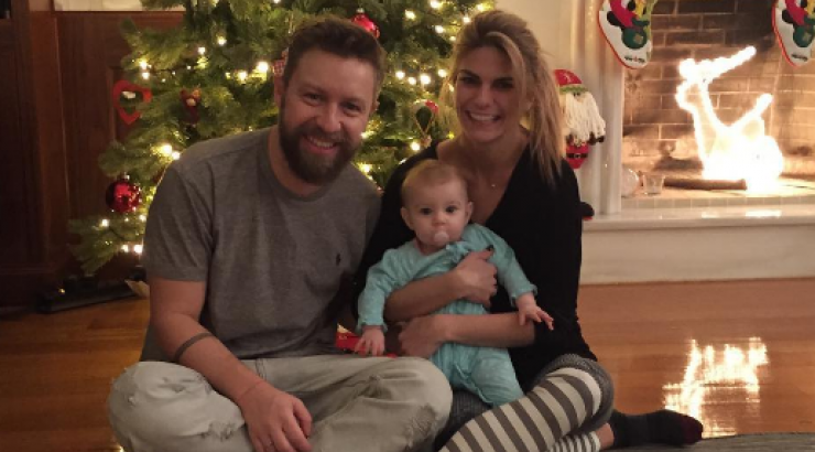 Γιάννης Βαρδής – Νατάσα Σκαφιδά: Στο σπίτι τους με την επτά μηνών κορούλας τους! [βίντεο]