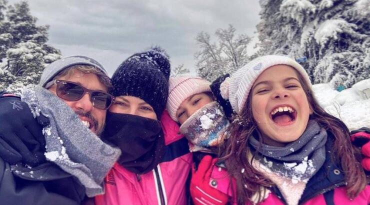 Χάρης Βαρθακούρης: Μας έβαλε στο cozy σαλόνι του σπιτιού του! [εικόνα]