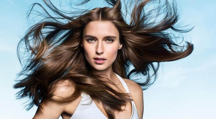 Η 1η σειρά περιποίησης μαλλιών εμπνευσμένη από τα συμπληρώματα διατροφής