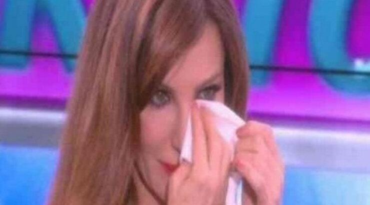 "Πάμε πακέτο": Η ιστορία που λύγισε την Βίκυ Χατζηβασιλείου