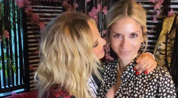 Άννα Βίσση: Η κόρη της βρίσκεται στην Ελλάδα και της έκανε styling για φωτογράφηση! [βίντεο]