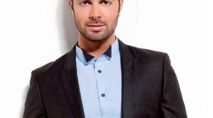 Ο Ηλίας Βρεττός σε δύο live εμφανίσεις