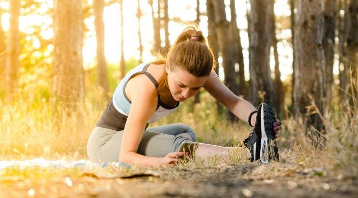 Η πιο εύκολη άσκηση για γλουτούς, μηρούς και κοιλιακούς για όσους βαριούνται τη γυμναστική! 