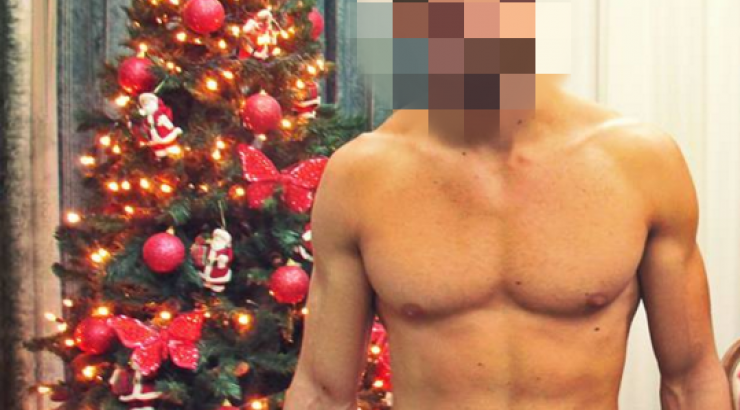 Υποψήφιος των Mr. Cyprus 2015 στόλισε το δέντρο του εντελώς… γυμνός!