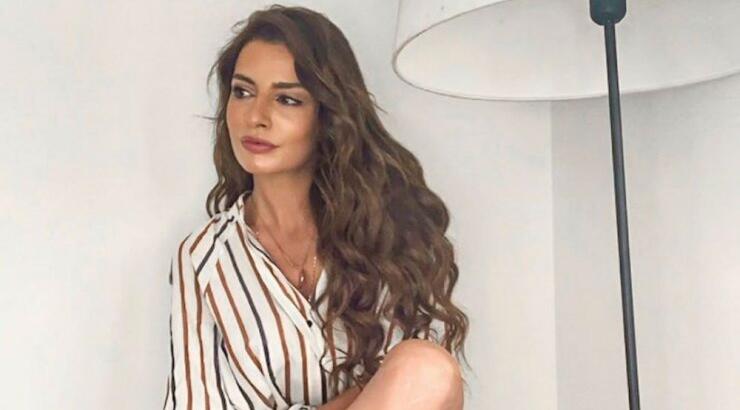 Χαριτίνη Ηλιάδου: Μας έβαλε στο μοντέρνο σαλόνι και στο υπνοδωμάτιο του σπιτιού της