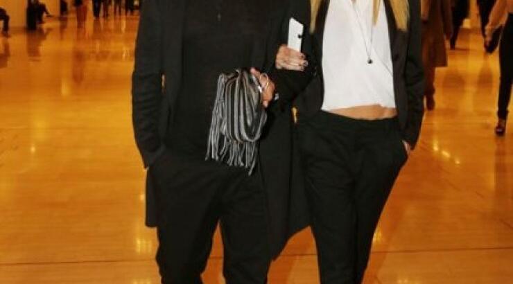 Μιχάλης Χατζηγιάννης: Φανερά αδυνατισμένος κάνει βόλτες με τη Ζέτα στην Πάρο!