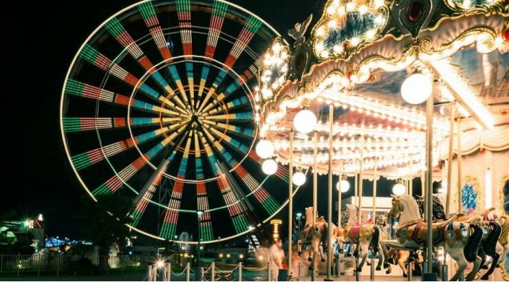 Τα λαμπερά χριστουγεννιάτικα χωριά που πρέπει να επισκεφθείτε