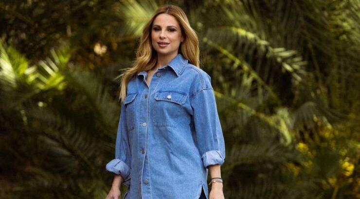 Η Χριστιάνα Αριστοτέλους παραθερίζει απολαμβάνοντας τη μπύρα της [εικόνες]