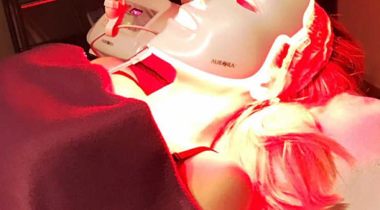 Ακομπλεξάριστη Κύπρια παρουσιάστρια! Μάθετε τι έκανε στο πρόσωπό της!