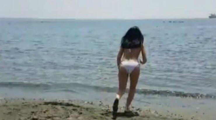 Επώνυμη Κύπρια έκανε το πρώτο της μπάνιο στη θάλασσα! [εικόνες & βίντεο] 