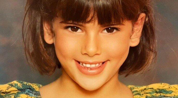 Το γλυκό κοριτσάκι στη φωτογραφία είναι σήμερα πανέμορφη Κύπρια παρουσιάστρια! 