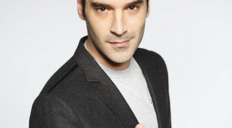 Χριστόφορος Παπακαλιάτης: Full in love με μελαχρινή καλλονή;