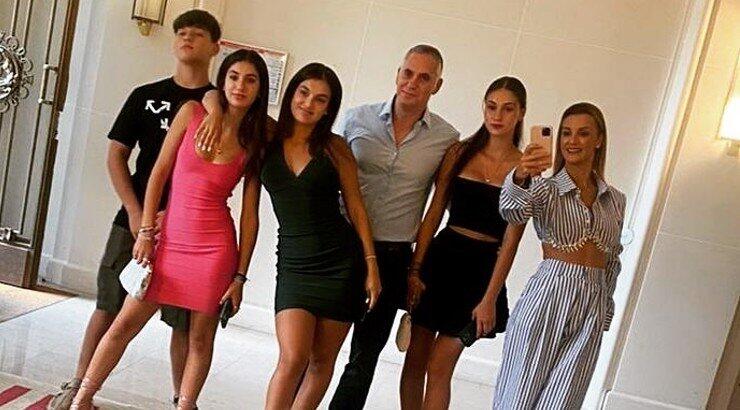 Γιώτα Παπαδοπούλου: Διασκέδασε με τις κόρες της!