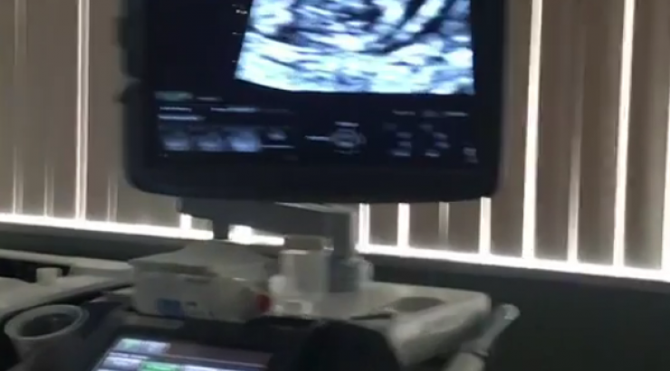 Κι άλλη εγκυμοσύνη στη showbiz! Γνωστός τραγουδιστής θα γίνει μπαμπάς για τρίτη φορά!