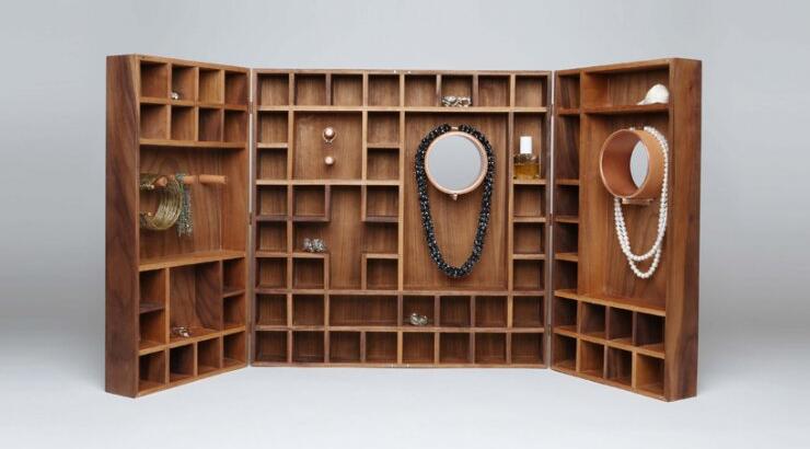 Στητή κοσμηματοθήκη